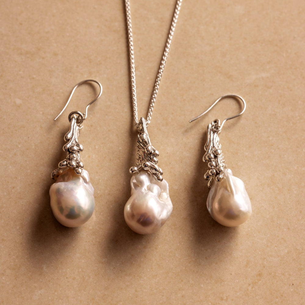 Luna Drops – Silver Baroque Pearl Pendant