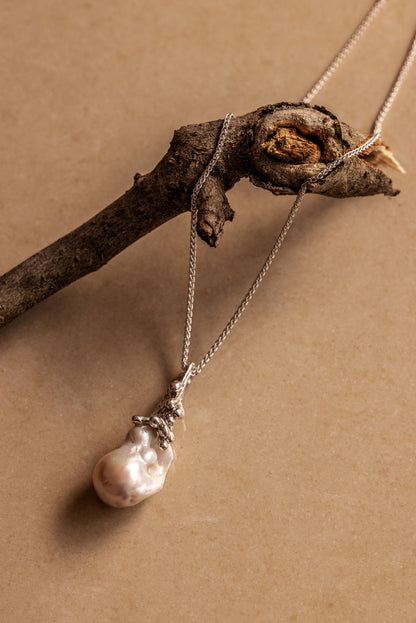 Luna Drops – Silver Baroque Pearl Pendant