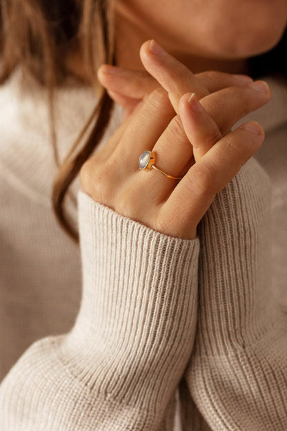 Moonstone in Solid 10K yellow Gold Ring
