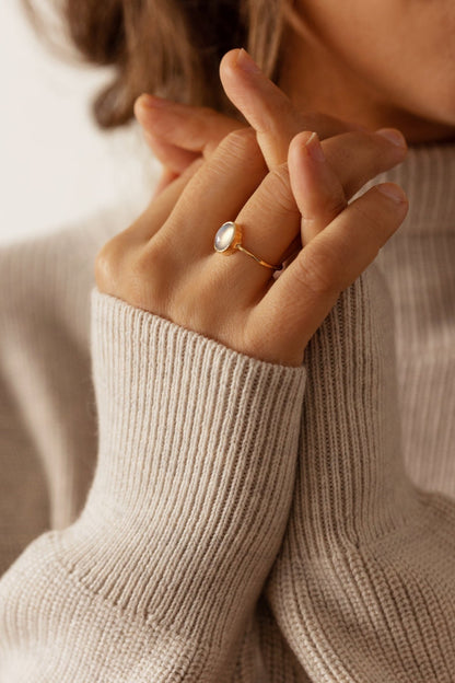 Moonstone in Solid 10K yellow Gold Ring