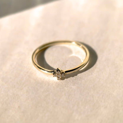 Cross-style Gold Ring