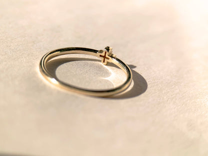 Cross-style Gold Ring