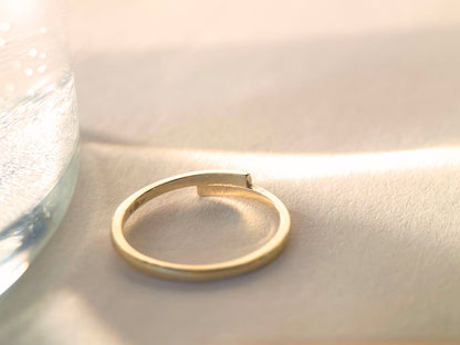 Overlapping Gold Ring