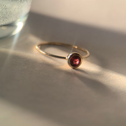 Round Garnet Gold Ring