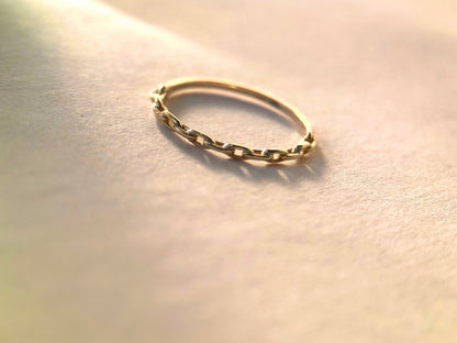Chain-style Gold Ring