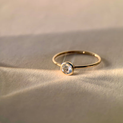 Round Brilliant Cut Diamond Gold Ring