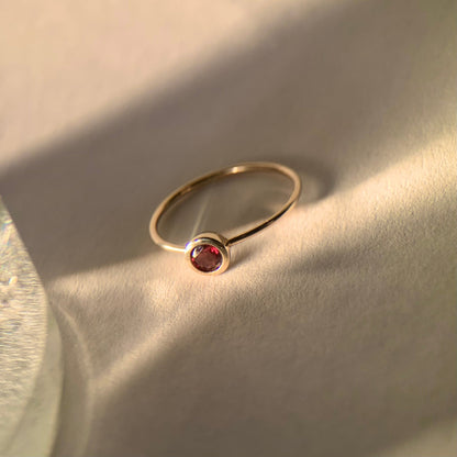 Round Garnet Gold Ring